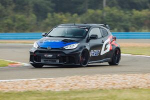 - 2026'ya kadar 10 yeni tam elektrikli model tanıtmayı ve