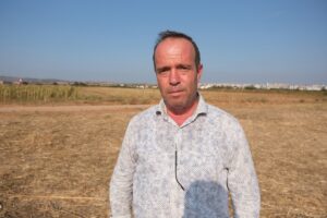 EDİRNE (AA) – Çiftçilerin Trakya'da ayçiçeğinin hasadı sürüyor. Türkiye'nin önemli