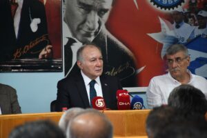 - "İşçinin, emeklinin insana yakışır koşullarda hayatı olması için mücadele