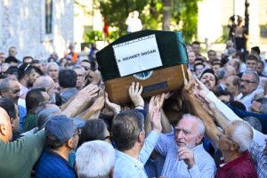 - "Şu anda musallada Hakk'a yürüyen, uğurladığımız Mehmet Doğan kardeşimiz,