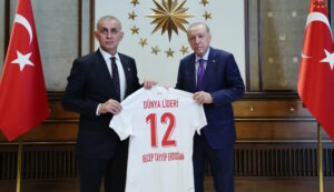 Cumhurbaşkanı Recep Tayyip Erdoğan, Türkiye Futbol Federasyonu (TFF) Başkanı İbrahim