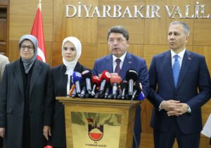 DİYARBAKIR (AA) – Adalet Bakanı Yılmaz Tunç, "26 kişinin şüpheli,