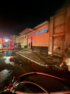 ADANA (AA) – Adana'da bir fabrikanın kundaklanma anı güvenlik kamerasınca