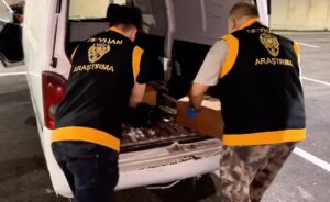 ADANA (AA) – Adana'da park halindeki panelvanda ruhsatsız 40 tabanca