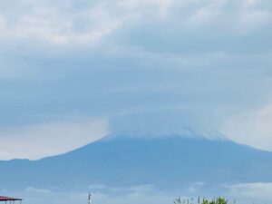 AĞRI (AA) – Türkiye'nin en yüksek dağı olan Ağrı Dağı,