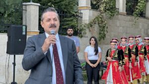 ARTVİN (AA) – Artvin'de bu yıl üçüncüsü düzenlenen "Ardanuç Kültür