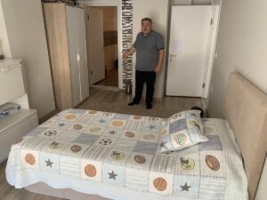 BALIKESİR (AA) – Balıkesir'in Edremit ilçesindeki evlerinden yaklaşık 2,5 yıl