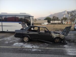 BURSA (AA) – Bursa'nın Orhangazi ilçesinde seyir halindeki otomobilde çıkan