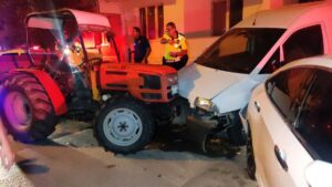 BURSA (AA) – Bursa'nın Orhangazi ilçesinde seyir halindeyken düşerek traktörün