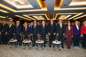 SİVAS (AA) – CHP Genel Başkanı Özgür Özel, hedeflerinin yerel