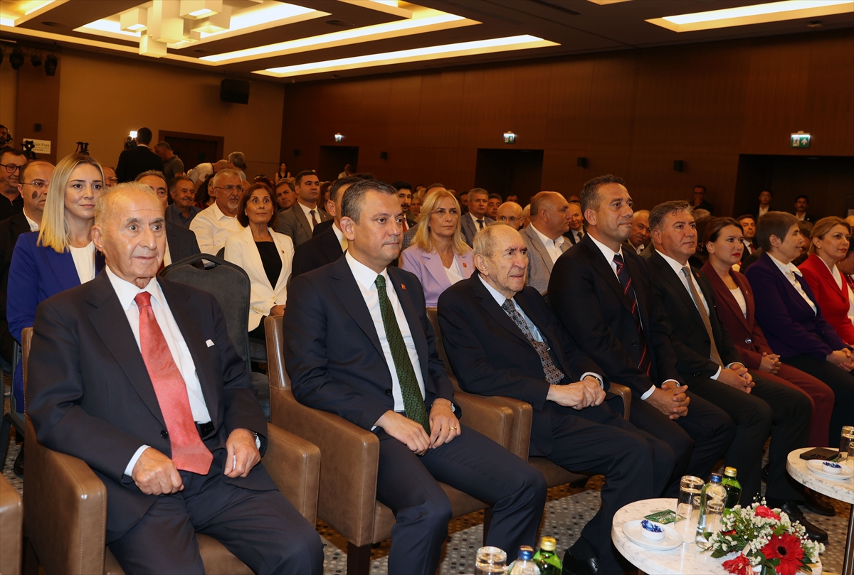 - "Cumhuriyet Halk Partisi, bugün öz güvenli siyasetiyle iktidarın tek