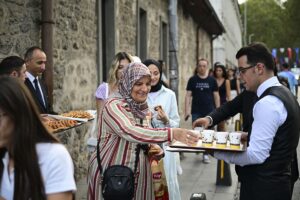 İSTANBUL (AA) – Beşiktaş'taki Cumhurbaşkanlığı Dolmabahçe Çalışma Ofisi önünde Mevlit