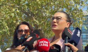 İSTANBUL (AA) – Dilan ve eşi Engin Polat'ın 3 ayrı