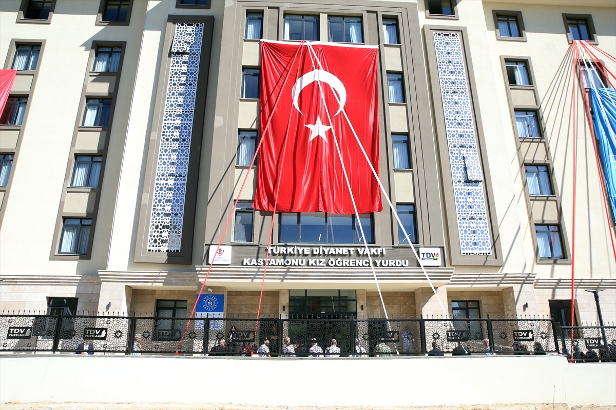 Diyanet İşleri Başkanı Erbaş, Kastamonu'da yurt açılış töreninde konuştu: