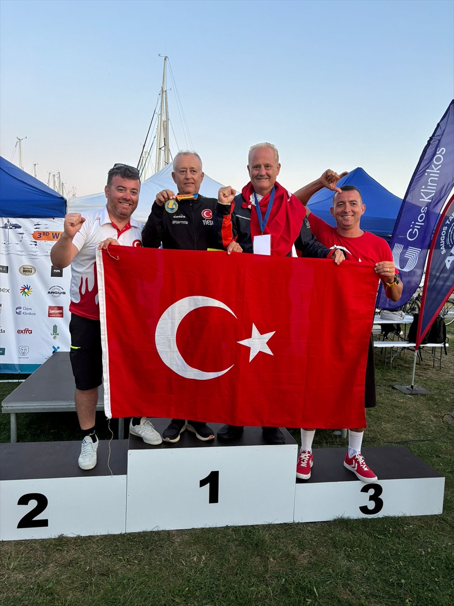 - Varol Hepağuşlar, "hansa 303" kategorisinde altın madalya elde etti