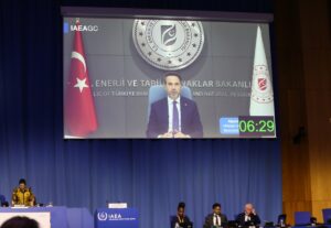 VİYANA (AA) – Enerji ve Tabii Kaynaklar Bakanı Alparslan Bayraktar,