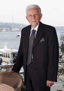 - Yaşlılık ve akciğer enfeksiyonuna nedeniyle Beşiktaş'taki evinde vefat eden