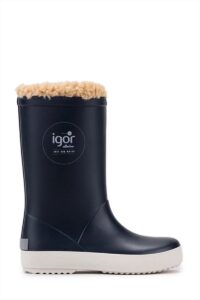 - FLO koleksiyonunda sezon trendlerini tüm şıklığıyla yansıtıyor