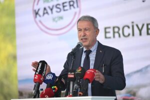 - "Gençlerimizin dijital bağımlılıktan, uyuşturucudan, kötü alışkanlıklardan uzak durmasını istiyoruz.