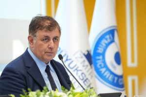 - Zirvenin son panelinde teknik direktörler Fatih Terim, Mustafa Denizli