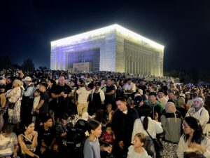 BİŞKEK (AA) – Kırgızistan'ın bağımsızlığının 33. yıl dönümü dolayısıyla başkent