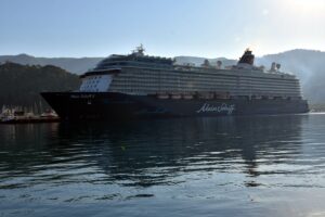 MUĞLA (AA) – Malta bayraklı kruvaziyer "Mein Schiff 5", Muğla'nın