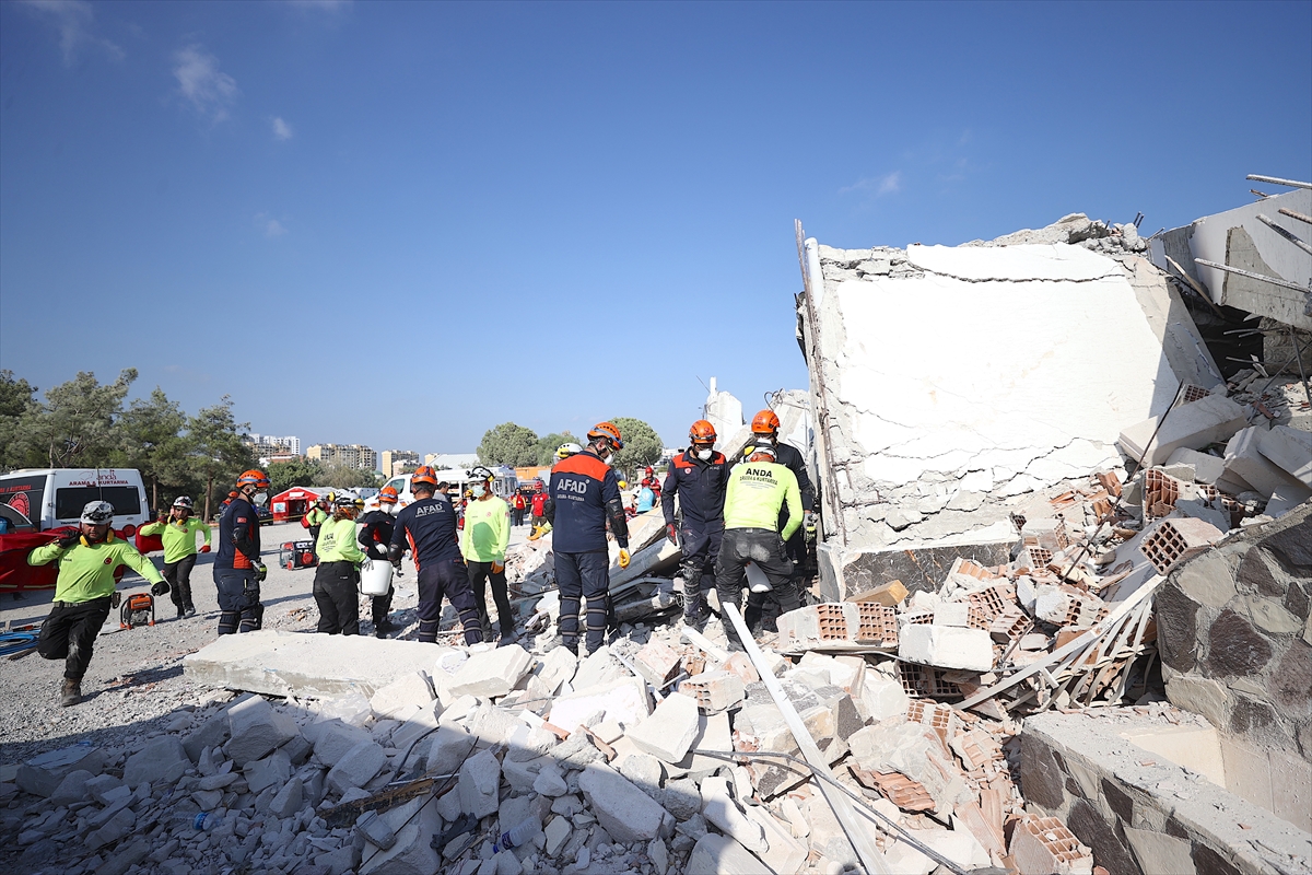 Mersin'de senaryo gereği 7 büyüklüğünde ve 4 ili etkileyen depremin tatbikatı başladı