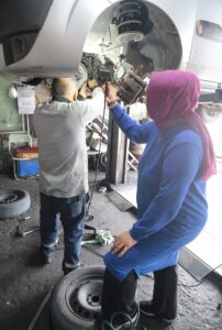 BOLU (AA) – Bolu'da babasının karşı çıkmasına rağmen arabalara olan