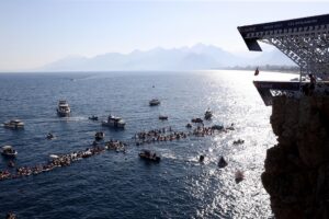 ANTALYA (AA) – "Red Bull Cliff Diving Dünya Serisi"nin 7'nci