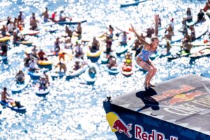 ANTALYA (AA) – Antalya'da düzenlenen "Red Bull Cliff Diving Dünya