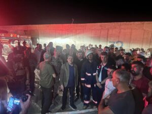 ŞIRNAK (AA) – Şırnak'ta yapımı süren hastane inşaatının 3'üncü katında