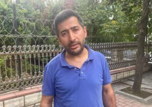 İSTANBUL (AA) – Şişli'de, polis aracının geri manevra yaparken kaldırımda