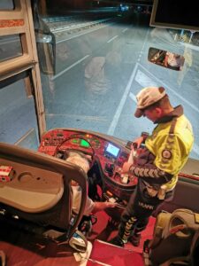 SİVAS (AA) – Sivas'ın İmranlı ilçesinde önceki gün devrilen ve