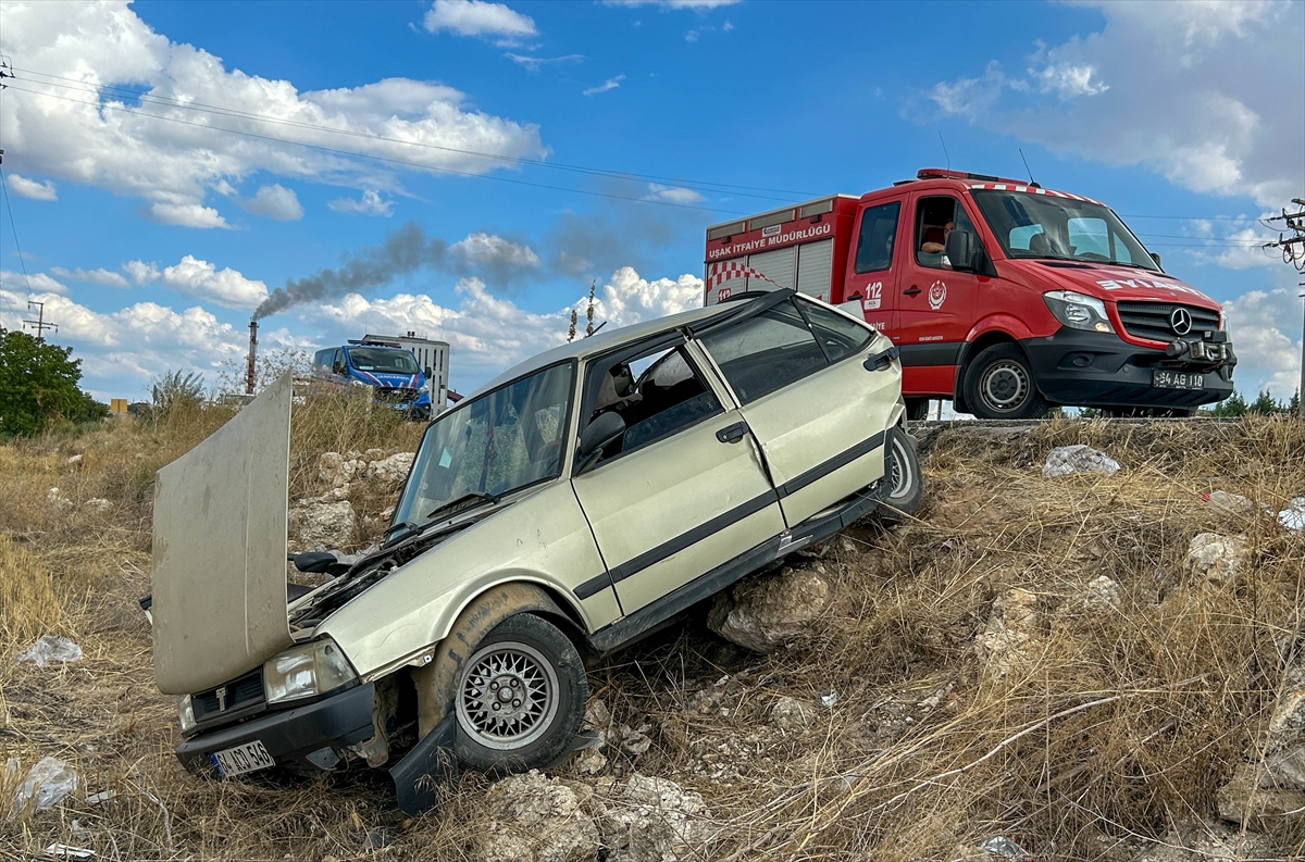 Uşak'ta minibüsle otomobilin çarpışması sonucu 1 kişi öldü, 3 kişi yaralandı