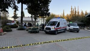 ADANA (AA) – Adana'nın merkez Sarıçam ilçesindeki mezarlıkta tabancayla vurulan