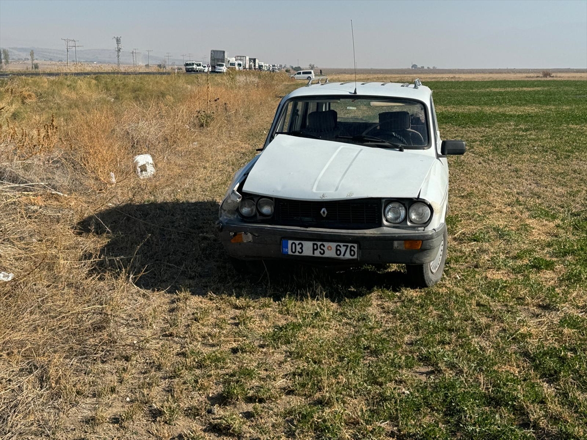 Afyonkarahisar'daki trafik kazasında karakol komutanı astsubay öldü, 15 kişi yaralandı