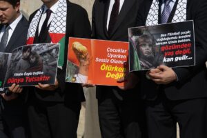 - "Orta Doğu'daki bu ateş bir an önce söndürülmeli, azgın