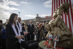 ANKARA (AA) – Ankara Garı önünde, 10 Ekim 2015'te terör