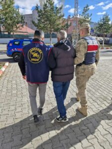 ARDAHAN (AA) – Ardahan'ın Göle ilçesinde üst ve araç aramasında