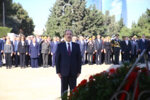 BAKÜ (AA) – Azerbaycan'ın başkenti Bakü'deki Türk Şehitliği'nde Türkiye Cumhuriyeti'nin