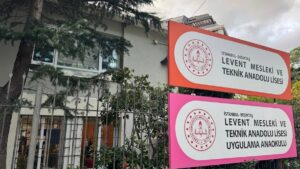 İSTANBUL (AA) – Beşiktaş'ta, görev yaptığı lisede silahla ateş eden