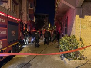 BURSA (AA) – Bursa'nın Osmangazi ilçesinde evde çıkan yangında ağır