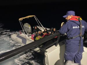 ÇANAKKALE (AA) – Çanakkale'nin Ayvacık ilçesi açıklarında 18'i çocuk 40