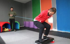 ERZURUM (AA) – YUNUS HOCAOĞLU – Erzurum'da doğuştan kolları olmayan