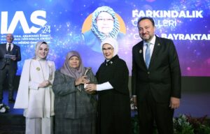 İSTANBUL (AA) – Cumhurbaşkanı Recep Tayyip Erdoğan'ın eşi Emine Erdoğan,