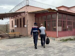 ESKİŞEHİR (AA) – Eskişehir'in Seyitgazi ilçesinde, hakkında 33 yıl 4