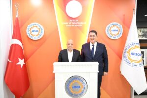 ANTALYA (AA) – HAK-İŞ Genel Başkanı Mahmut Arslan, Antalya Esnaf