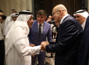 DOHA (AA) – Hazine ve Maliye Bakanı Mehmet Şimşek, resmi