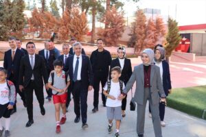 KAHRAMANMARAŞ (AA) – Kahramanmaraş Valisi Mükerrem Ünlüer, Büyükşehir Belediye Başkanı