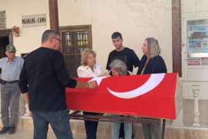 BALIKESİR (AA) – Balıkesir'in Edremit ilçesinde rahatsızlanarak vefat eden 82